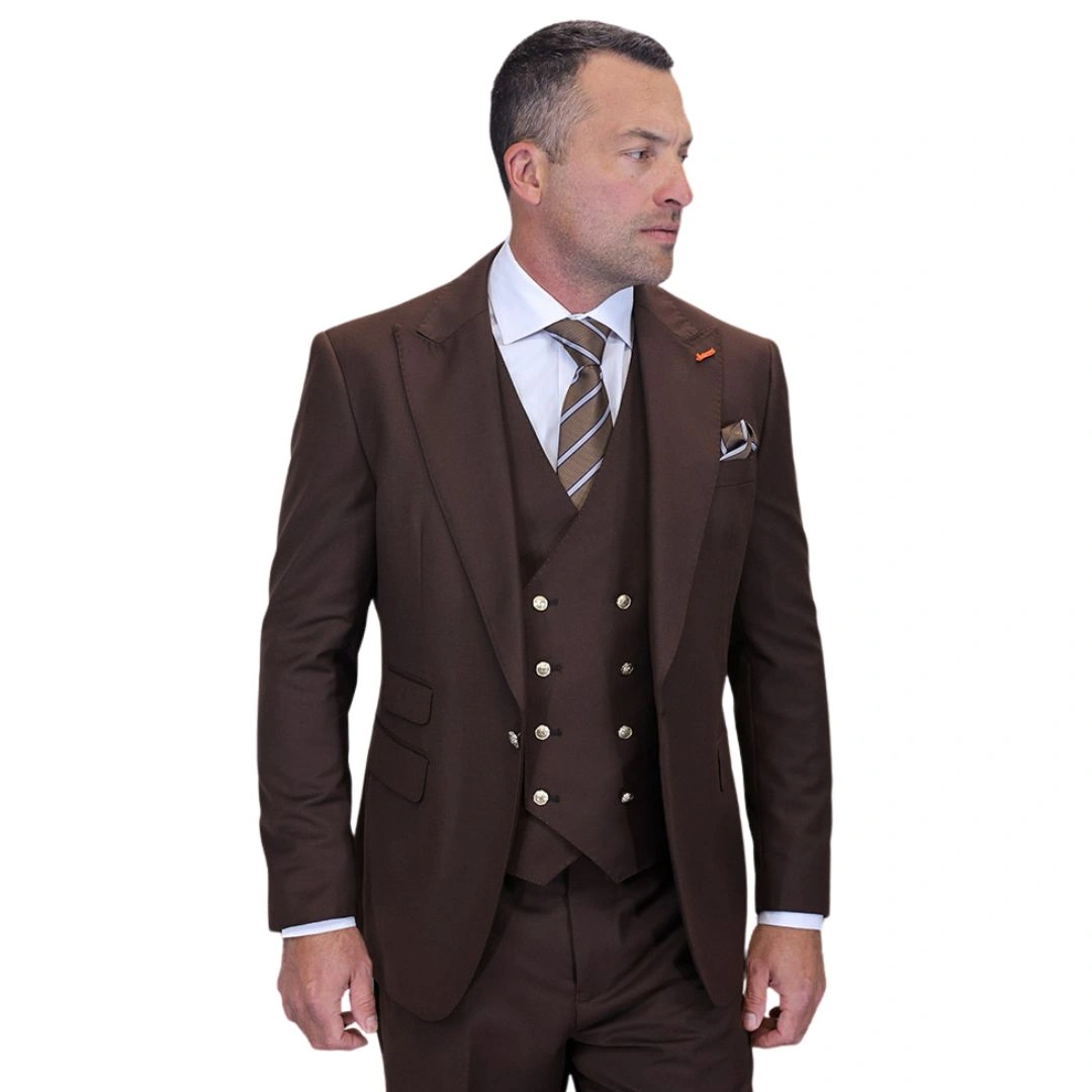Colección Aether Crest: Elegancia marrón, traje moderno de 3 piezas, impecable estilo.